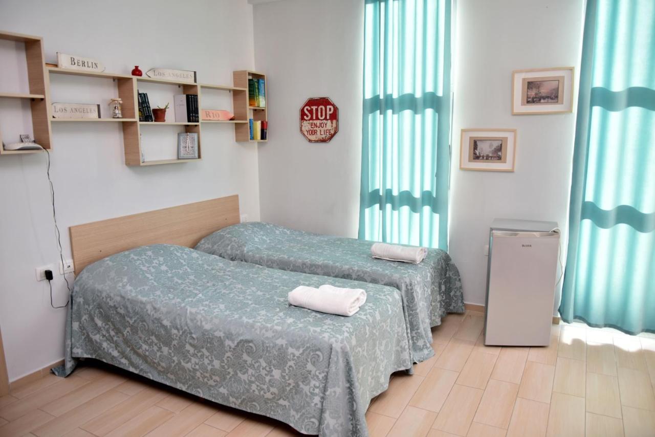 Arianiti Guesthouse Vlorë Екстериор снимка
